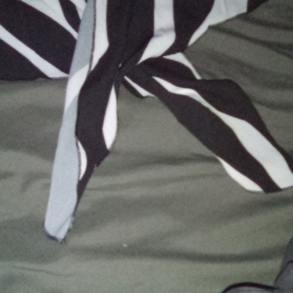 Black and white zebra print top with tie. NvrWrn - Picture 2 of 4